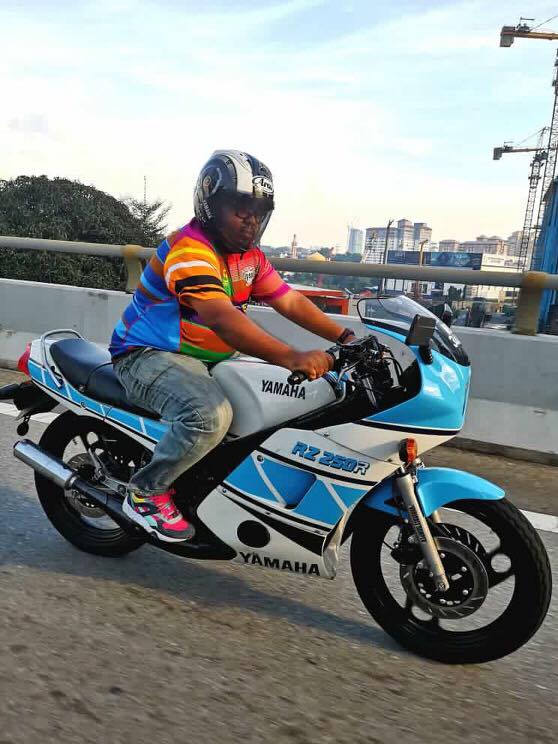 <span  class="uc_style_uc_tiles_grid_image_elementor_uc_items_attribute_title" style="color:#ffffff;">(YAMAHA RZ250R) Faizuwan Mohamed</span>